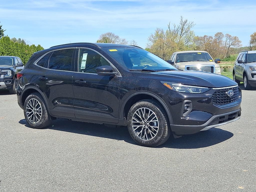 New 2025 Ford Escape SE w/ PHEV Premium Package FWD image 1