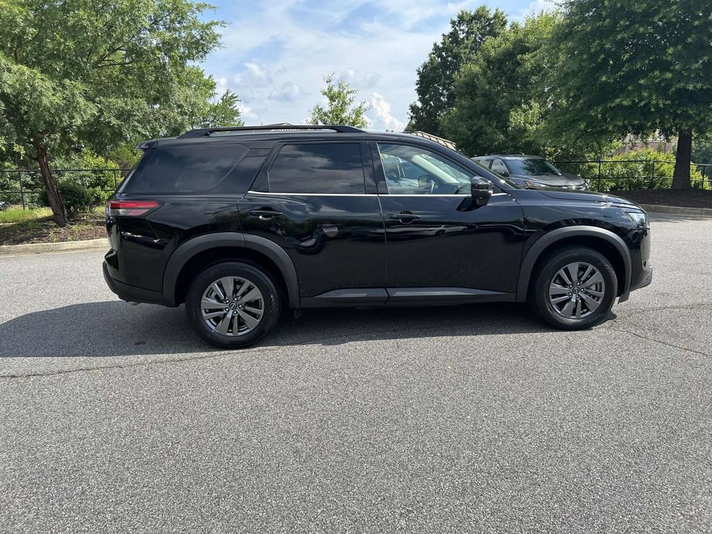 Used 2025 Nissan Pathfinder SV AWD/4WD image 6