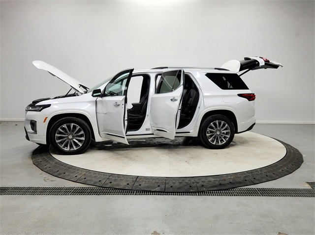 Used 2023 Chevrolet Traverse Premier image 12