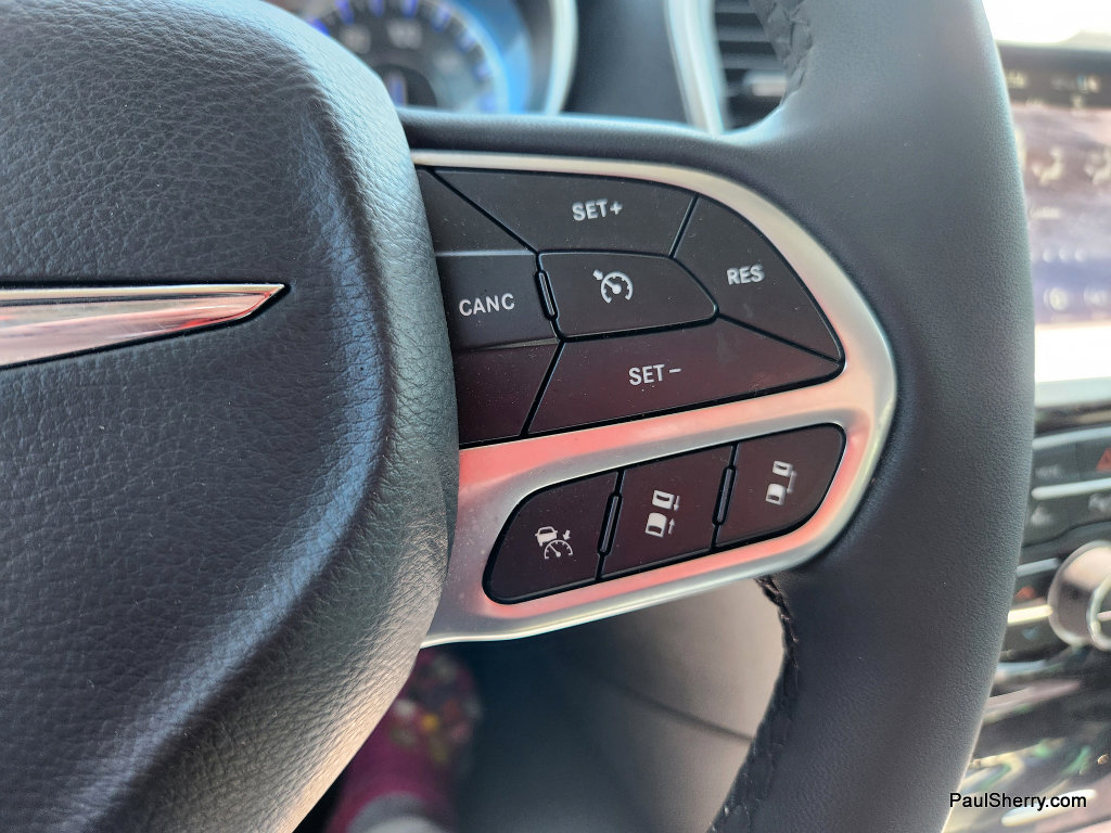 Used 2023 Chrysler 300 Touring L w/ Popular Equipment Group image 37