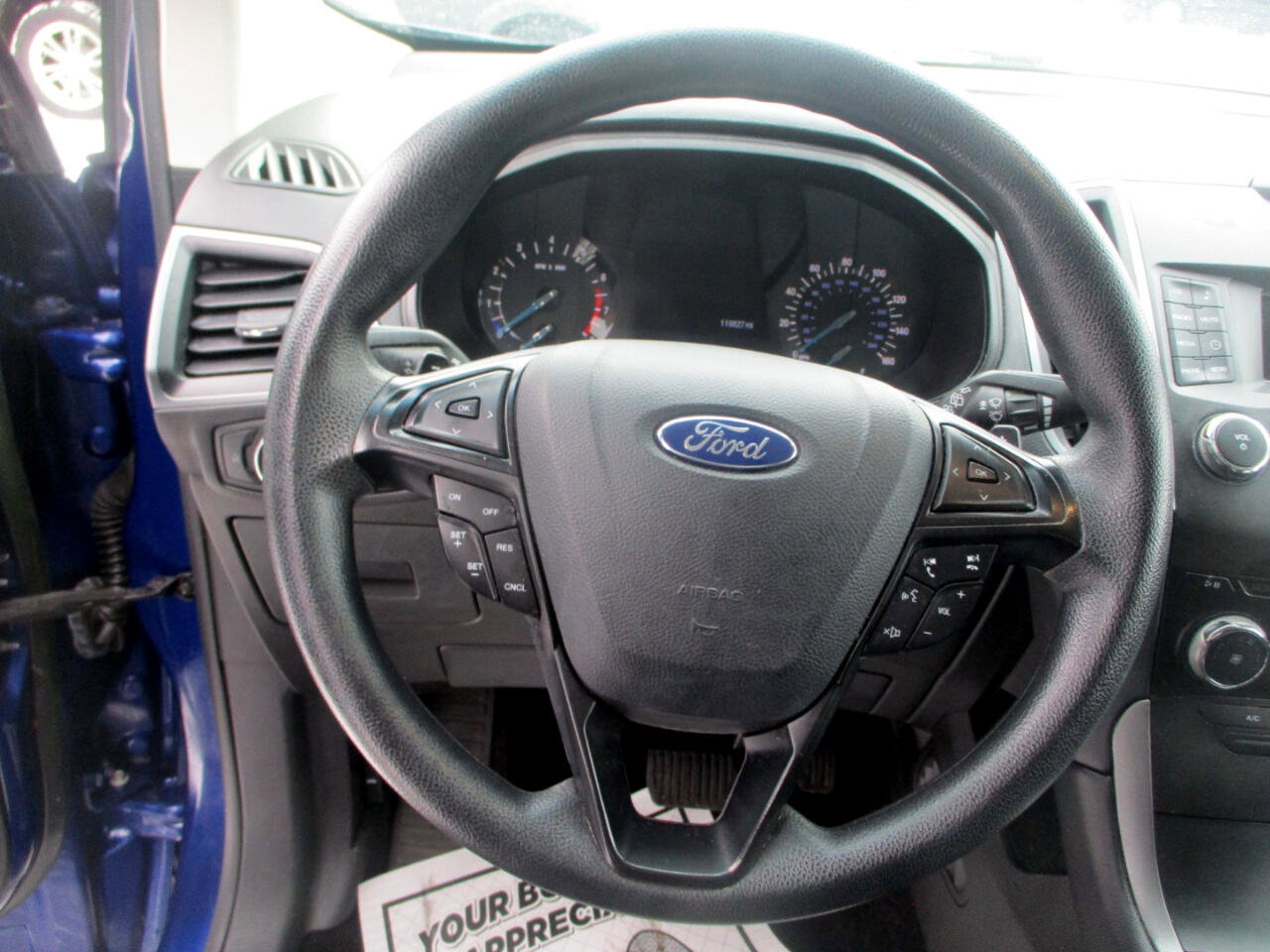 Used 2015 Ford Edge SE image 11