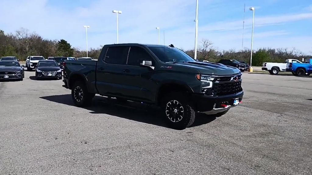Used 2026 Chevrolet Silverado 1500 ZR2 image 2