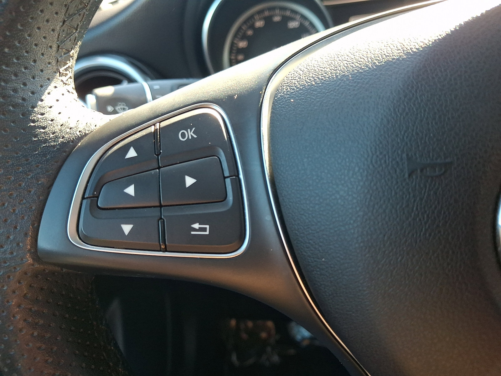 Used 2019 Mercedes-Benz GLA 250 4MATIC image 23