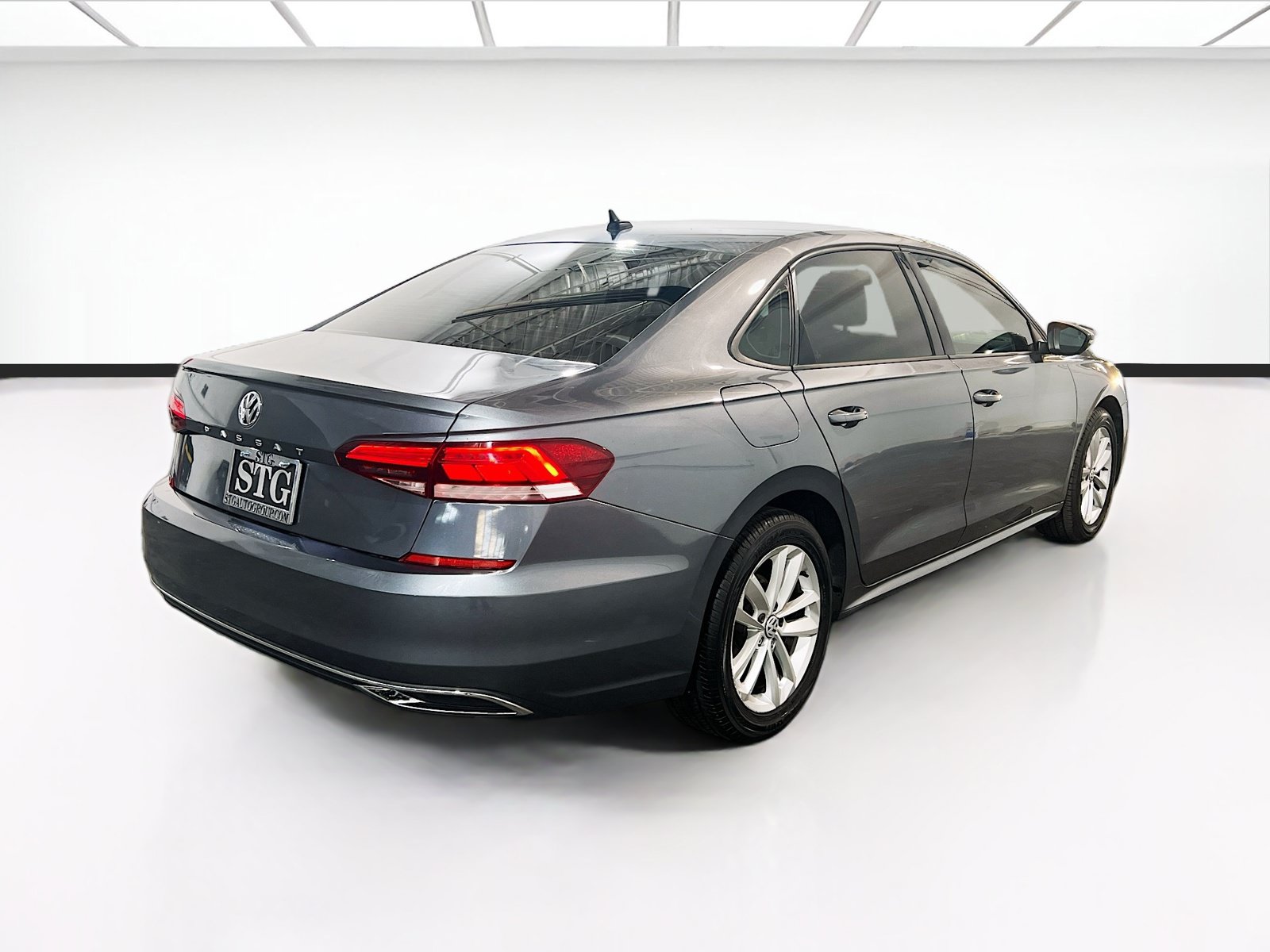 Used 2021 Volkswagen Passat 2.0T S FWD image 4