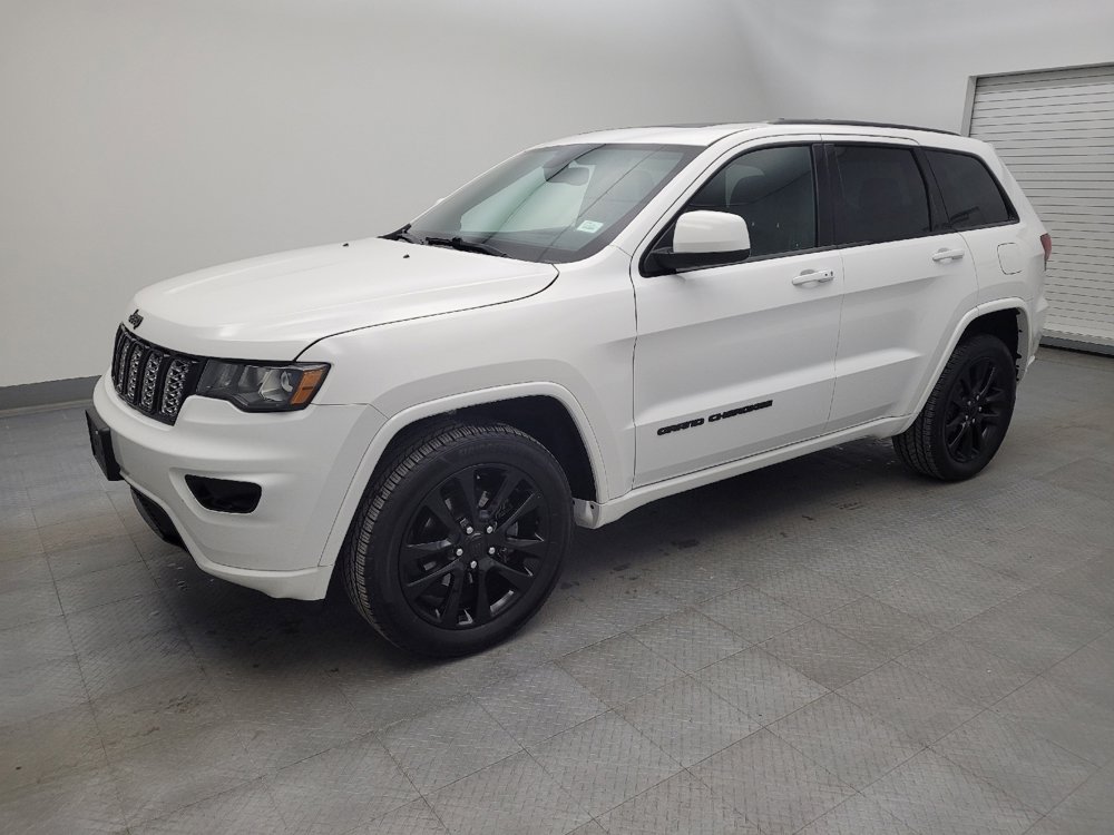 Used 2019 Jeep Grand Cherokee Altitude image 2