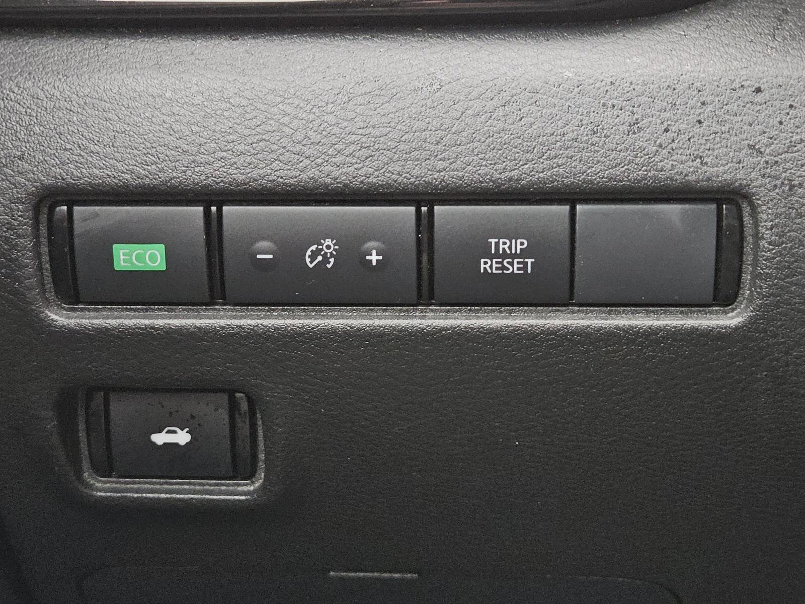Used 2024 Nissan Sentra SV FWD image 17