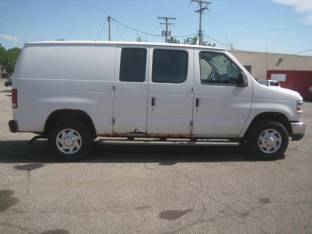 Used 2014 Ford E-250 and Econoline 250 w/ Power Group RWD image 4