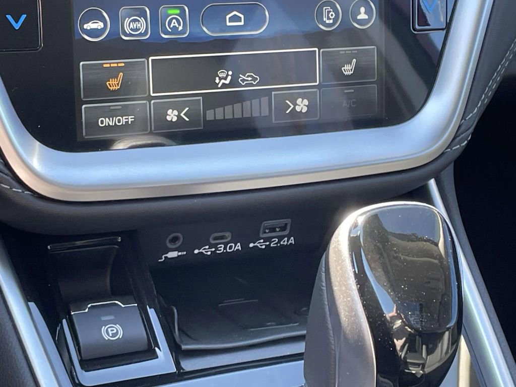 Certified 2025 Subaru Outback Limited image 26