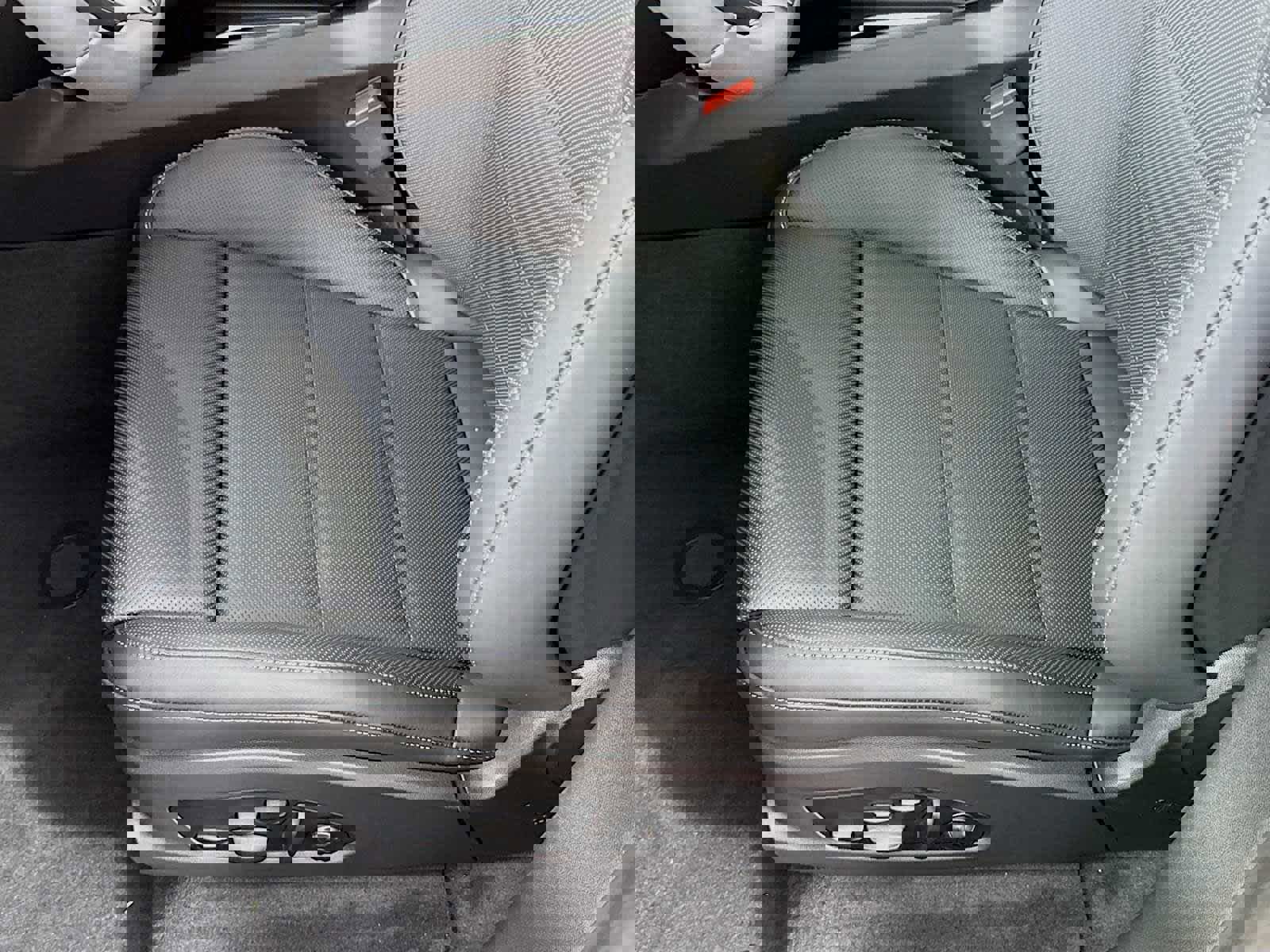 New 2025 Porsche Macan Turbo Electric image 15