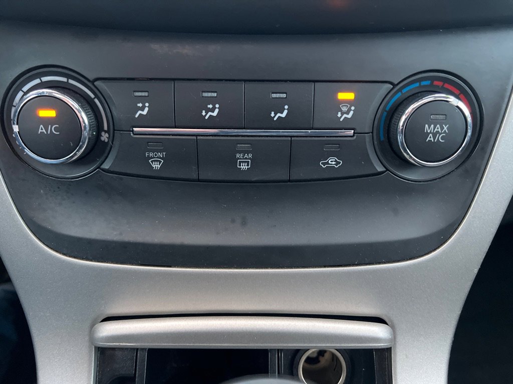 Used 2015 Nissan Sentra SV w/ Style Package FWD image 24