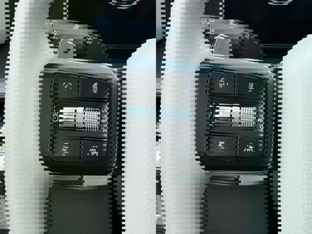 Used 2025 Hyundai Santa Fe SEL image 21