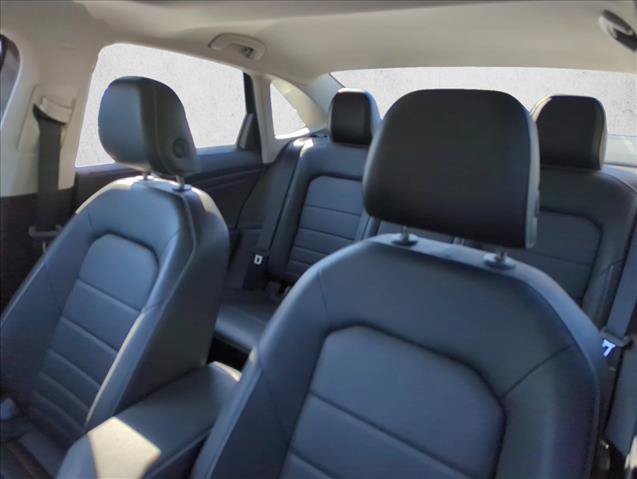 Certified 2024 Volkswagen Jetta SE w/ Panoramic Sunroof Package FWD image 29