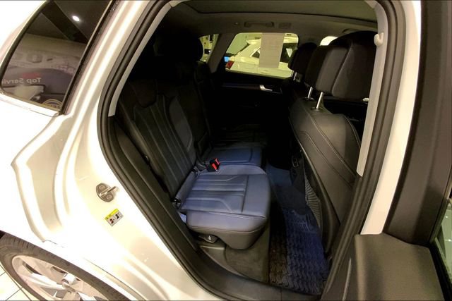 Used 2025 Audi Q5 2.0T Premium Plus w/ Premium Plus Package image 19