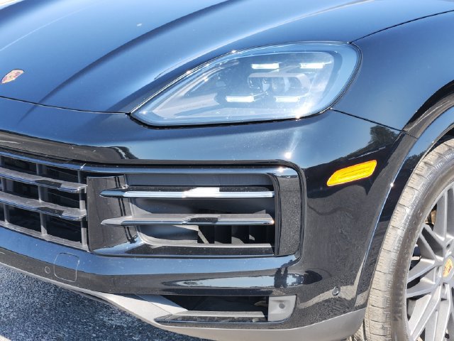 Used 2024 Porsche Cayenne AWD/4WD image 8