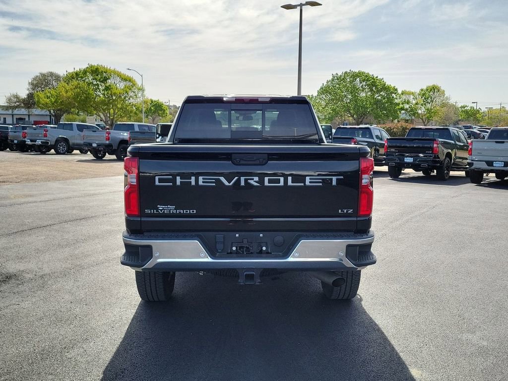 Used 2024 Chevrolet Silverado 2500 LTZ w/ LTZ Convenience Package image 5