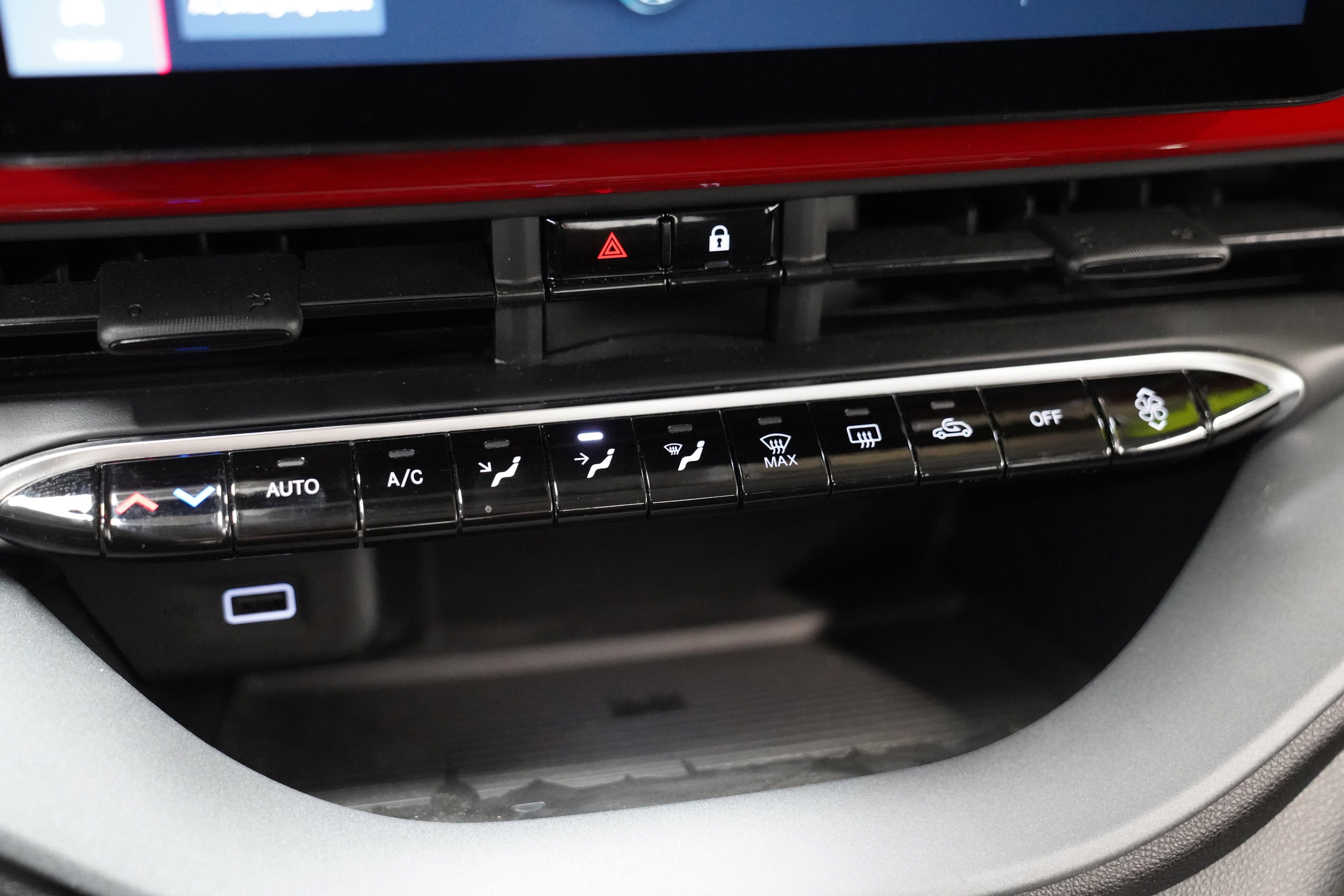 Used 2024 FIAT 500 e (RED) image 27