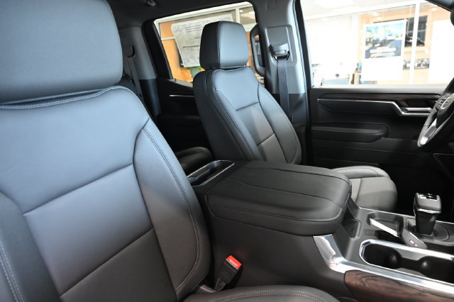 New 2026 GMC Sierra 1500 SLT w/ SLT Premium Package AWD/4WD image 11