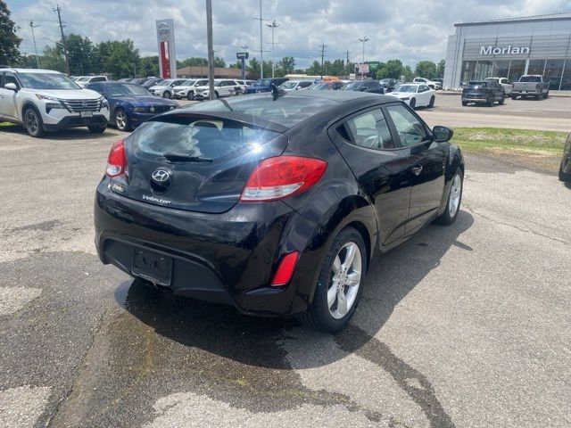 Used 2015 Hyundai Veloster FWD image 6