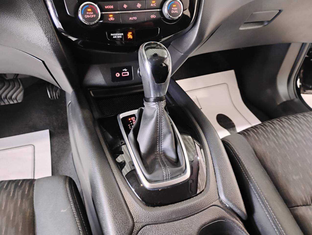 Used 2019 Nissan Rogue SV FWD image 26