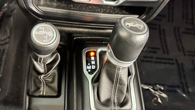 Used 2019 Jeep Wrangler Unlimited Sahara AWD/4WD image 29