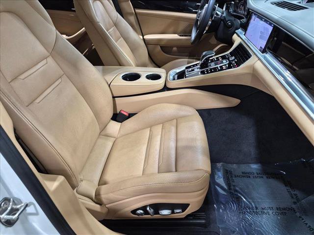 Used 2020 Porsche Panamera RWD image 22