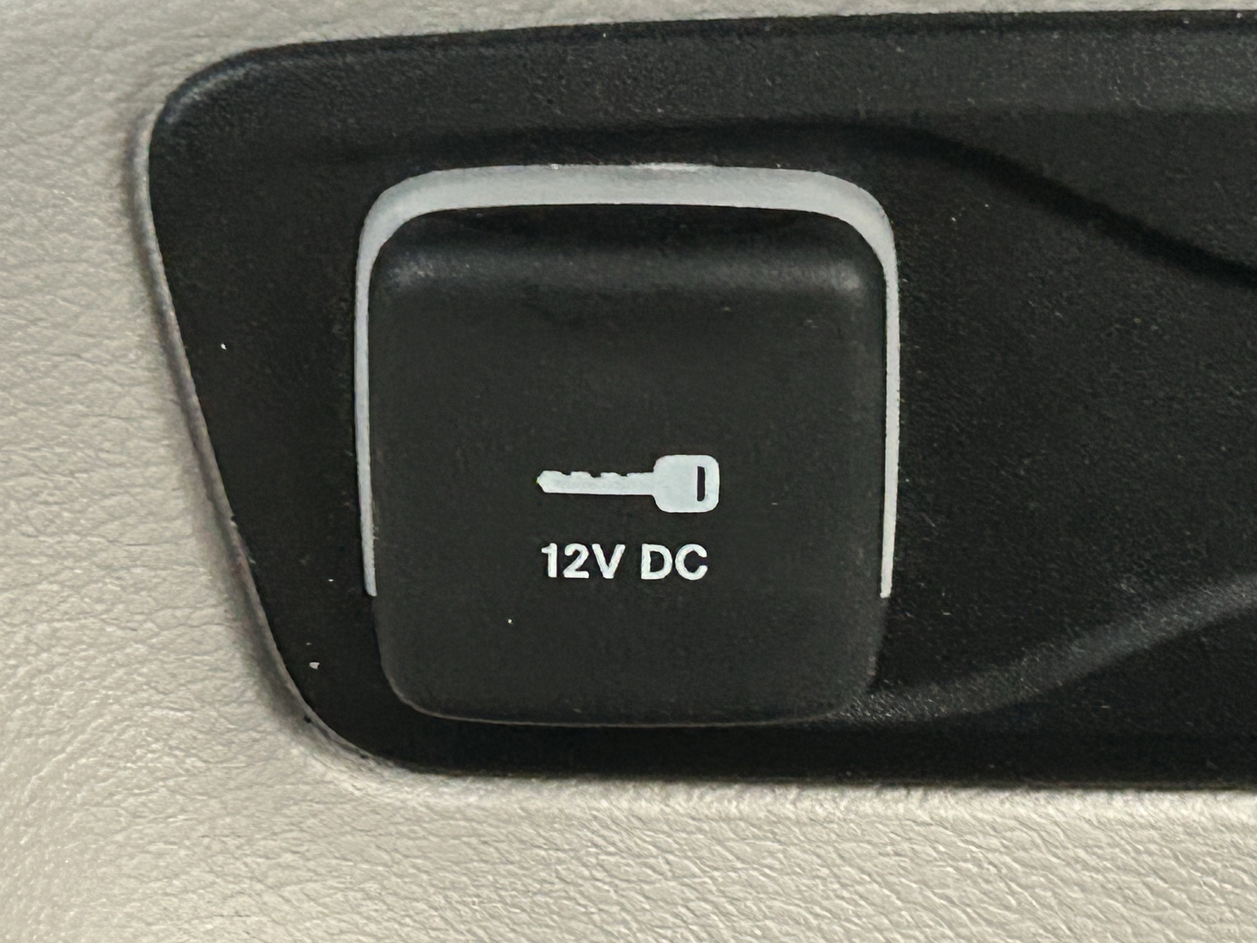 Used 2024 Chrysler Pacifica Touring-L image 31