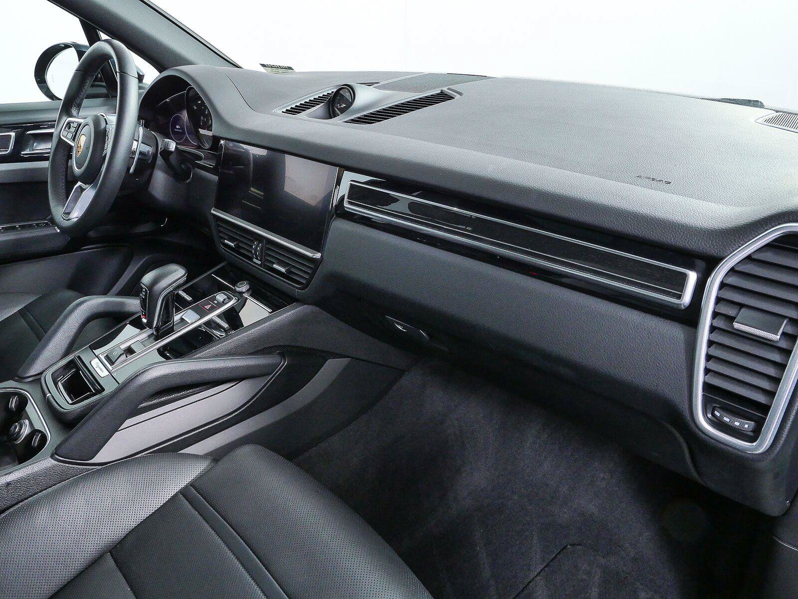 Certified 2022 Porsche Cayenne S Platinum AWD/4WD image 23