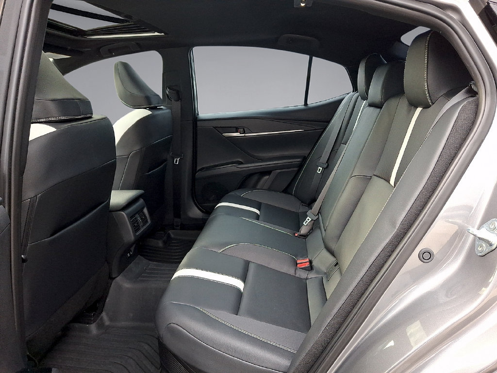 Used 2025 Toyota Camry SE w/ Convenience Package FWD image 26
