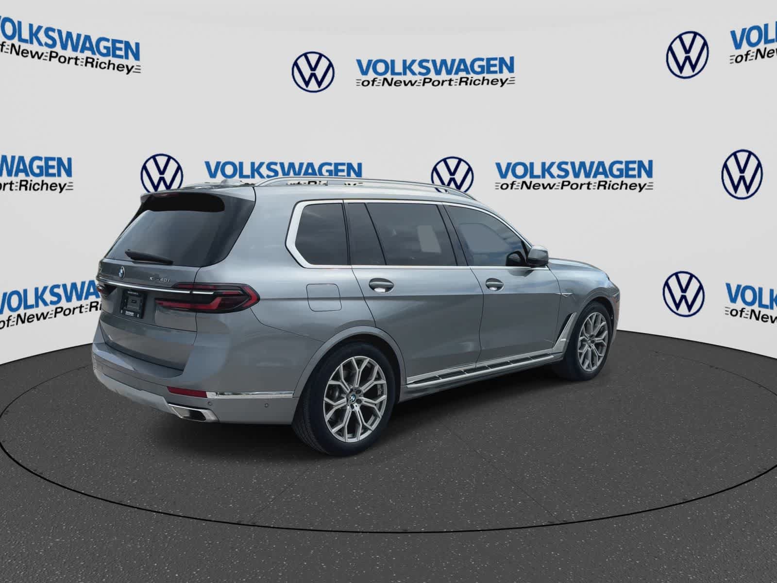 Used 2024 BMW X7 xDrive40i AWD/4WD image 8