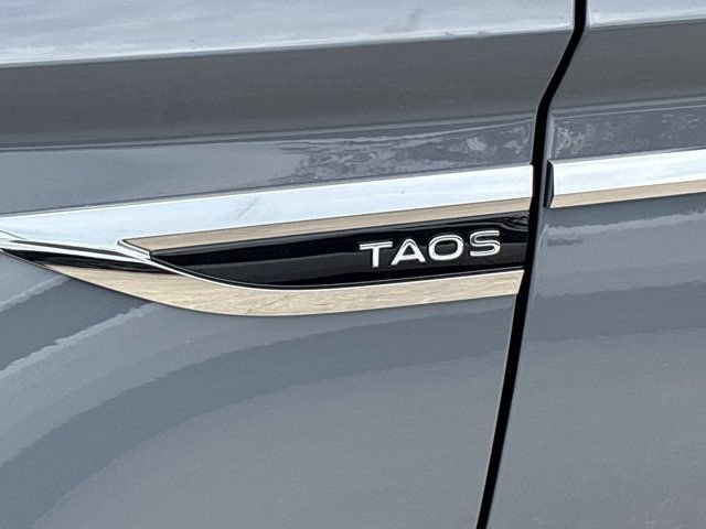 Used 2024 Volkswagen Taos SE w/ Panoramic Sunroof Package AWD/4WD image 14