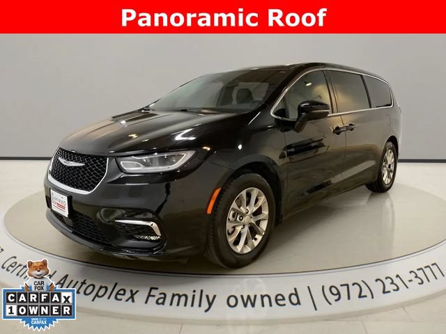Used 2026 Chrysler Pacifica Limited FWD image 1