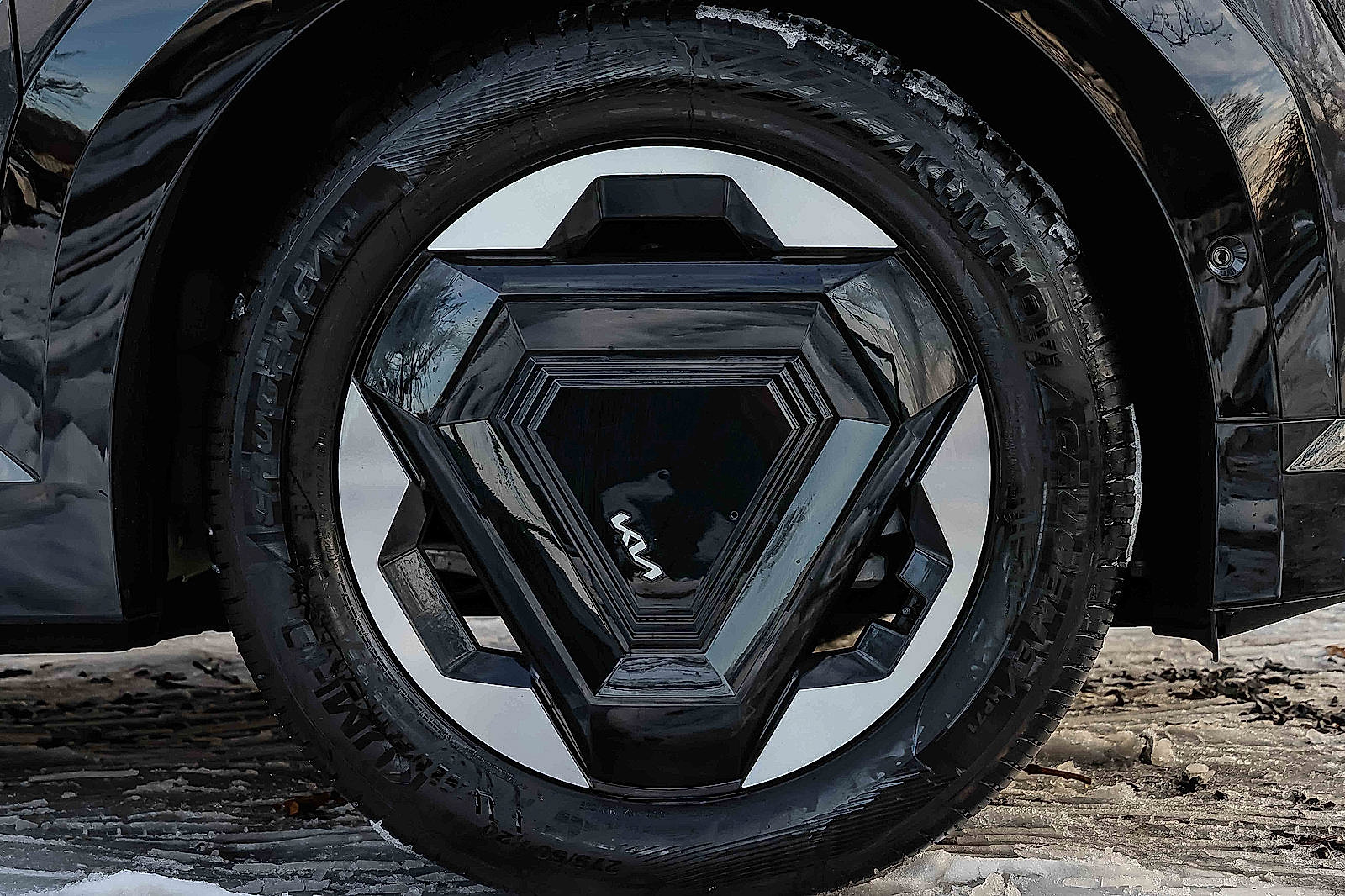 Certified 2024 Kia EV9 Land image 29