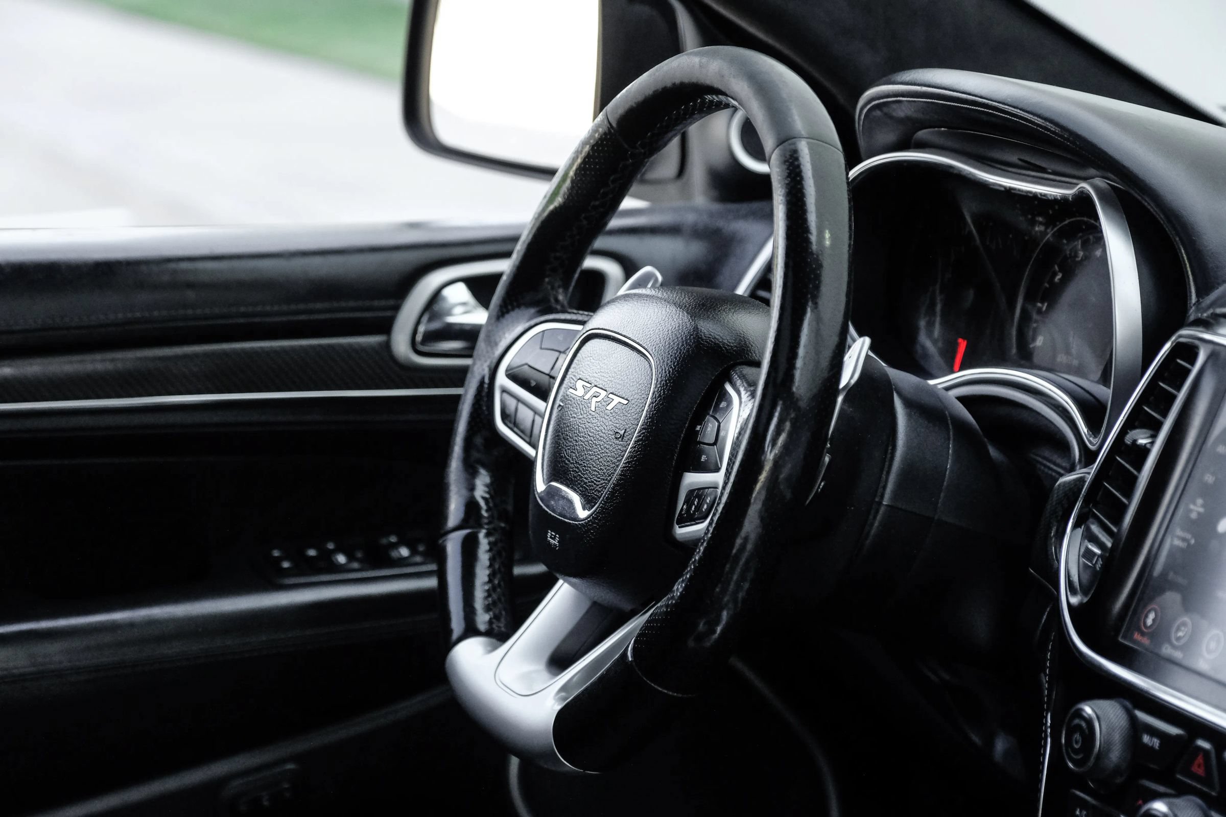 Used 2020 Jeep Grand Cherokee SRT AWD/4WD image 23