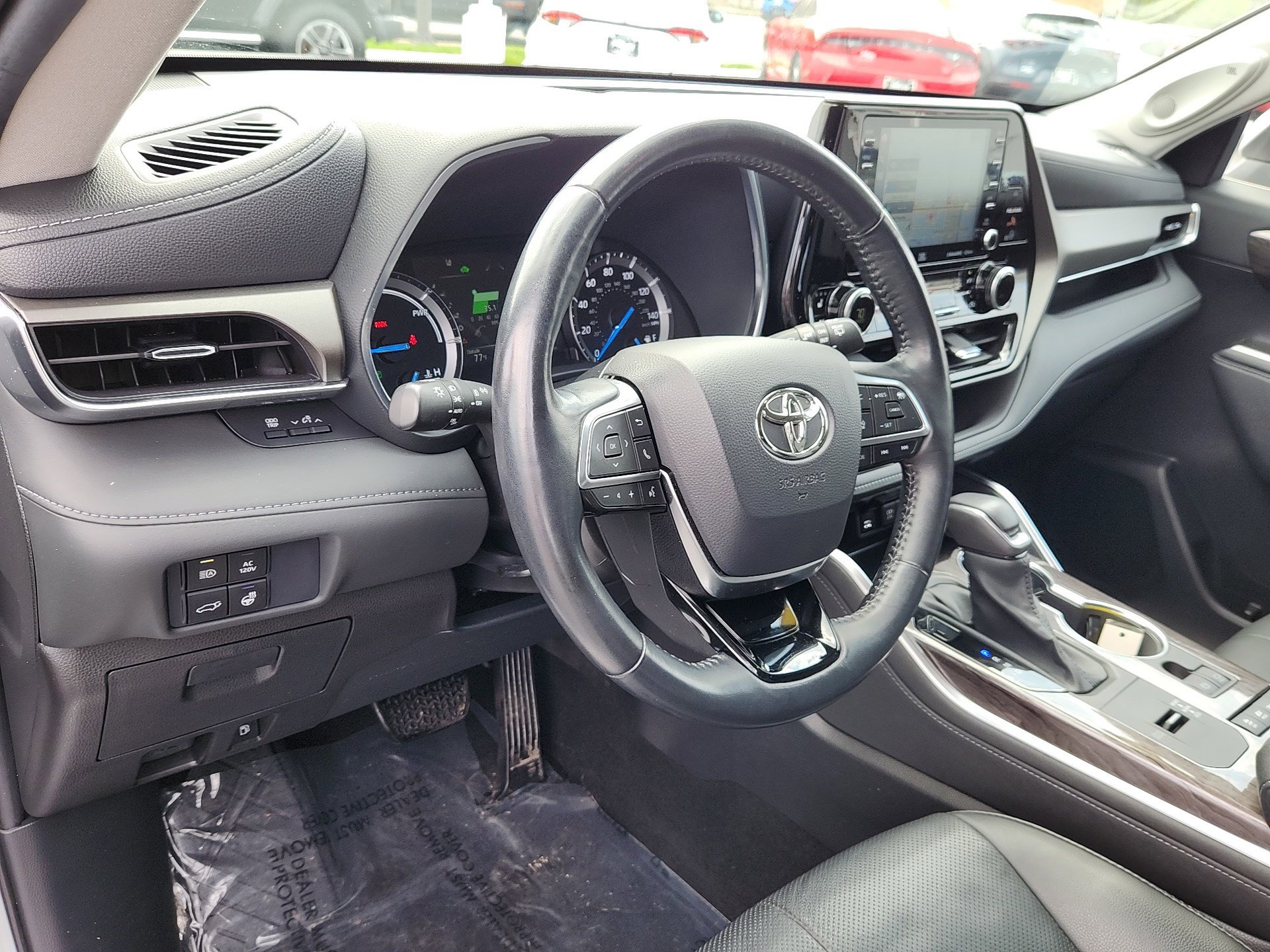 Certified 2021 Toyota Highlander Limited AWD/4WD image 11