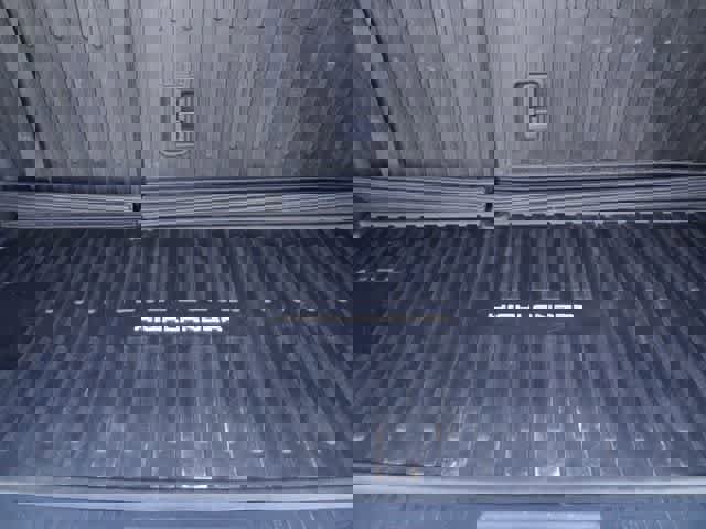 Used 2023 Toyota Highlander L image 10