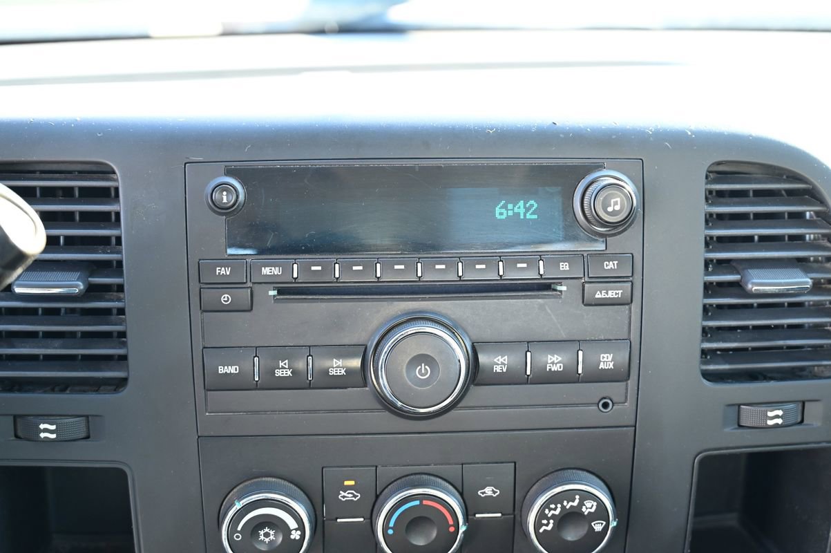 Used 2014 Chevrolet Silverado 2500 W/T w/ Snow Plow Prep Package image 28