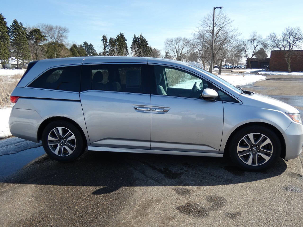 Used 2015 Honda Odyssey Touring Elite image 5