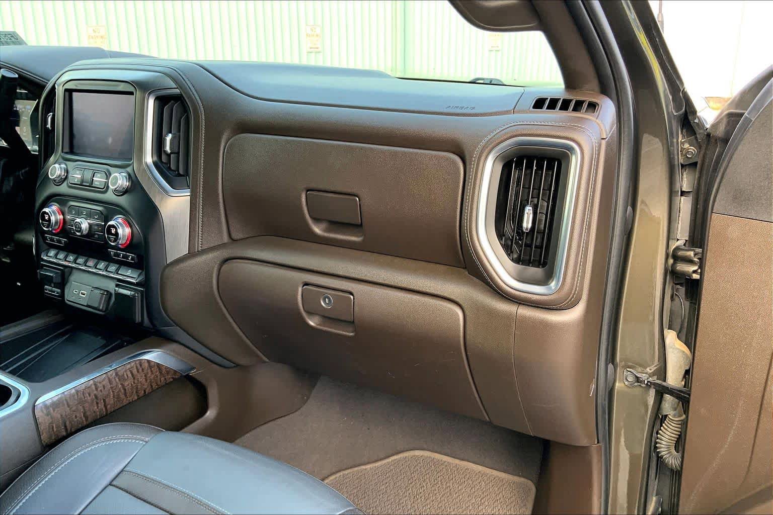 Used 2022 GMC Sierra 3500 Denali w/ Technology Package AWD/4WD image 19
