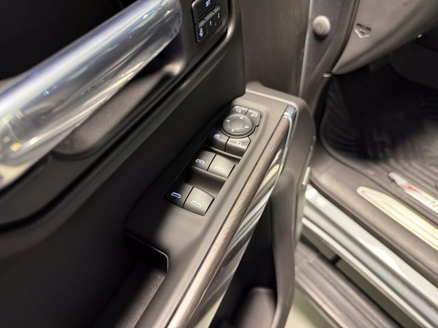 Used 2022 Chevrolet Silverado 1500 LTZ w/ LTZ Premium Package AWD/4WD image 11