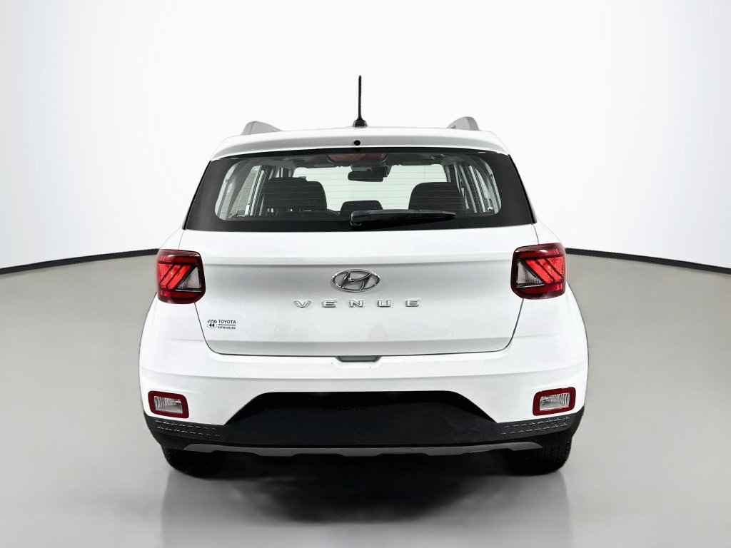 Used 2025 Hyundai Venue SEL FWD image 7