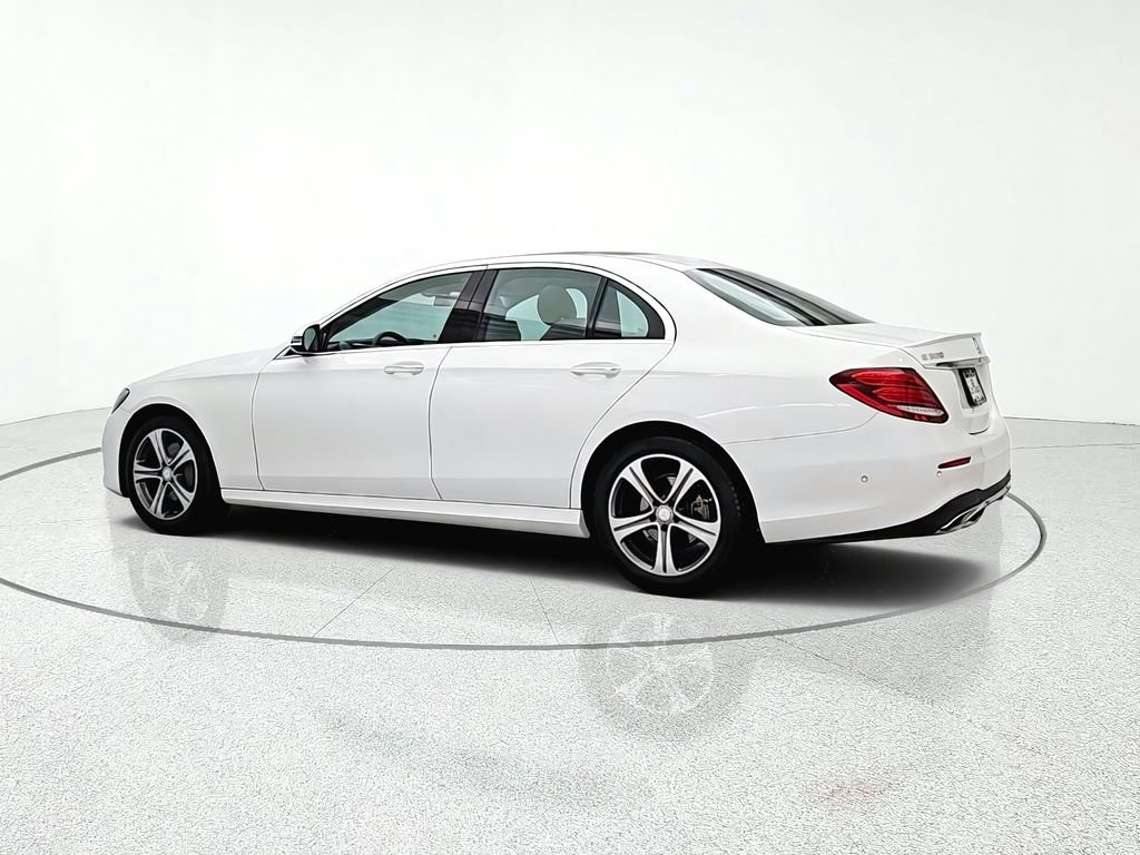 Used 2017 Mercedes-Benz E 300 4MATIC image 4