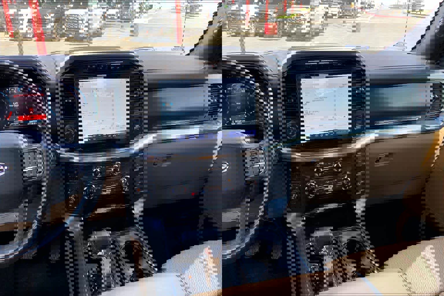 Used 2021 Ford F150 Lariat w/ Trailer Tow Package image 6