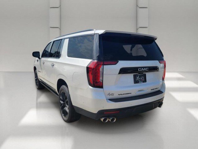 Used 2023 GMC Yukon XL Denali Ultimate AWD/4WD image 6