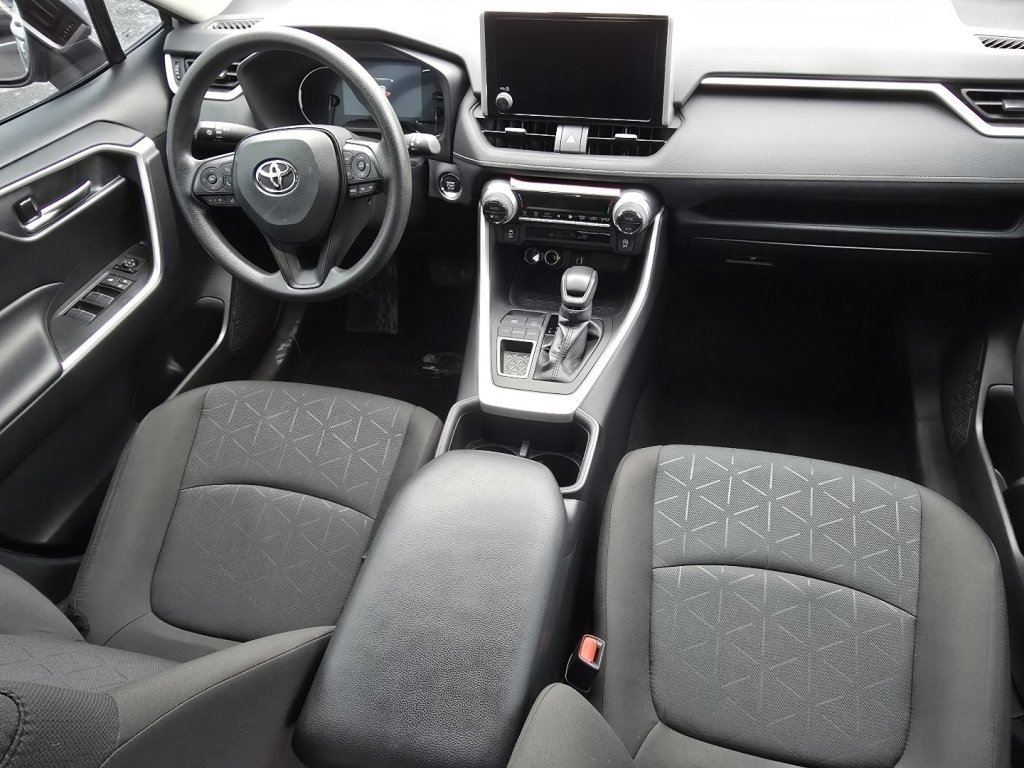 Used 2024 Toyota RAV4 XLE image 19