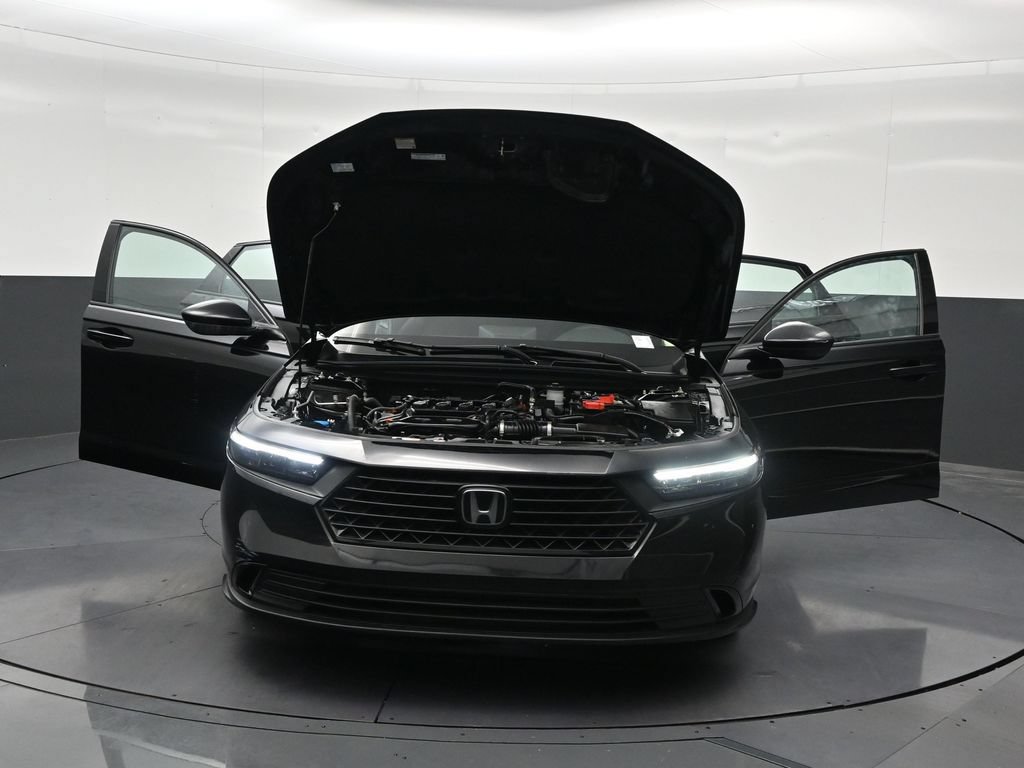 Used 2025 Honda Accord SE image 37