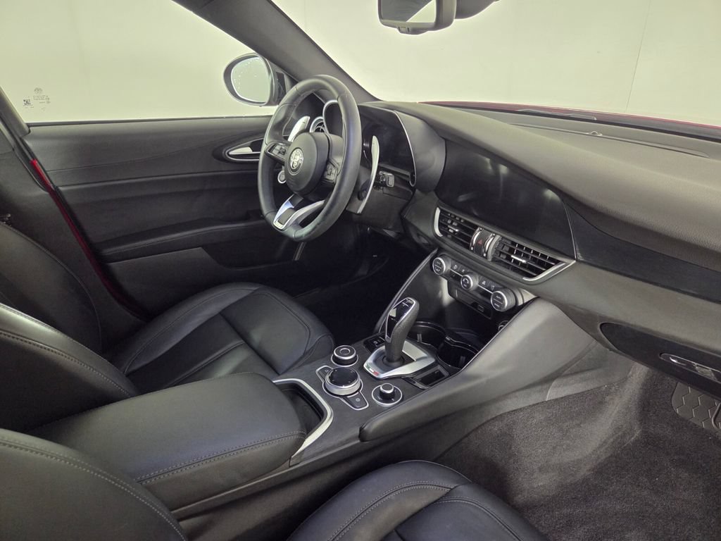 Used 2024 Alfa Romeo Giulia Sprint RWD image 32