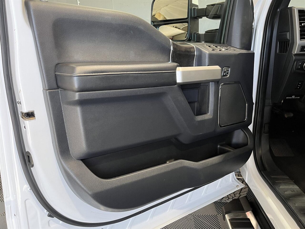 Used 2022 Ford F250 Lariat w/ Lariat Value Package image 13