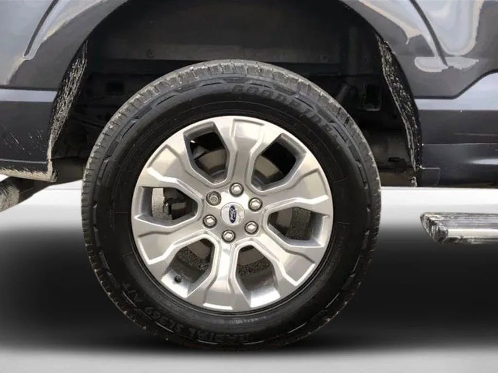 Used 2021 Ford F150 Platinum w/ Max Trailer Tow Package image 40