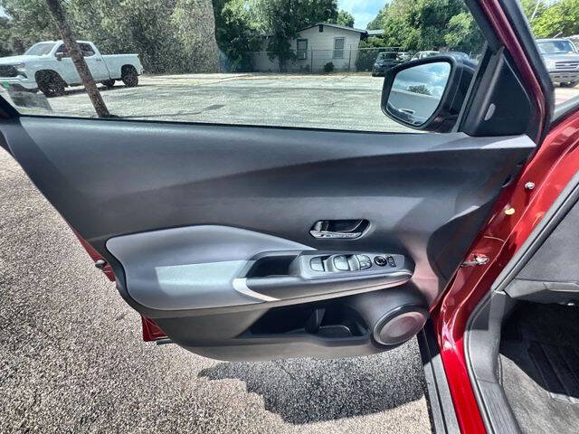Used 2023 Nissan Kicks SR w/ SR Premium Package FWD image 21