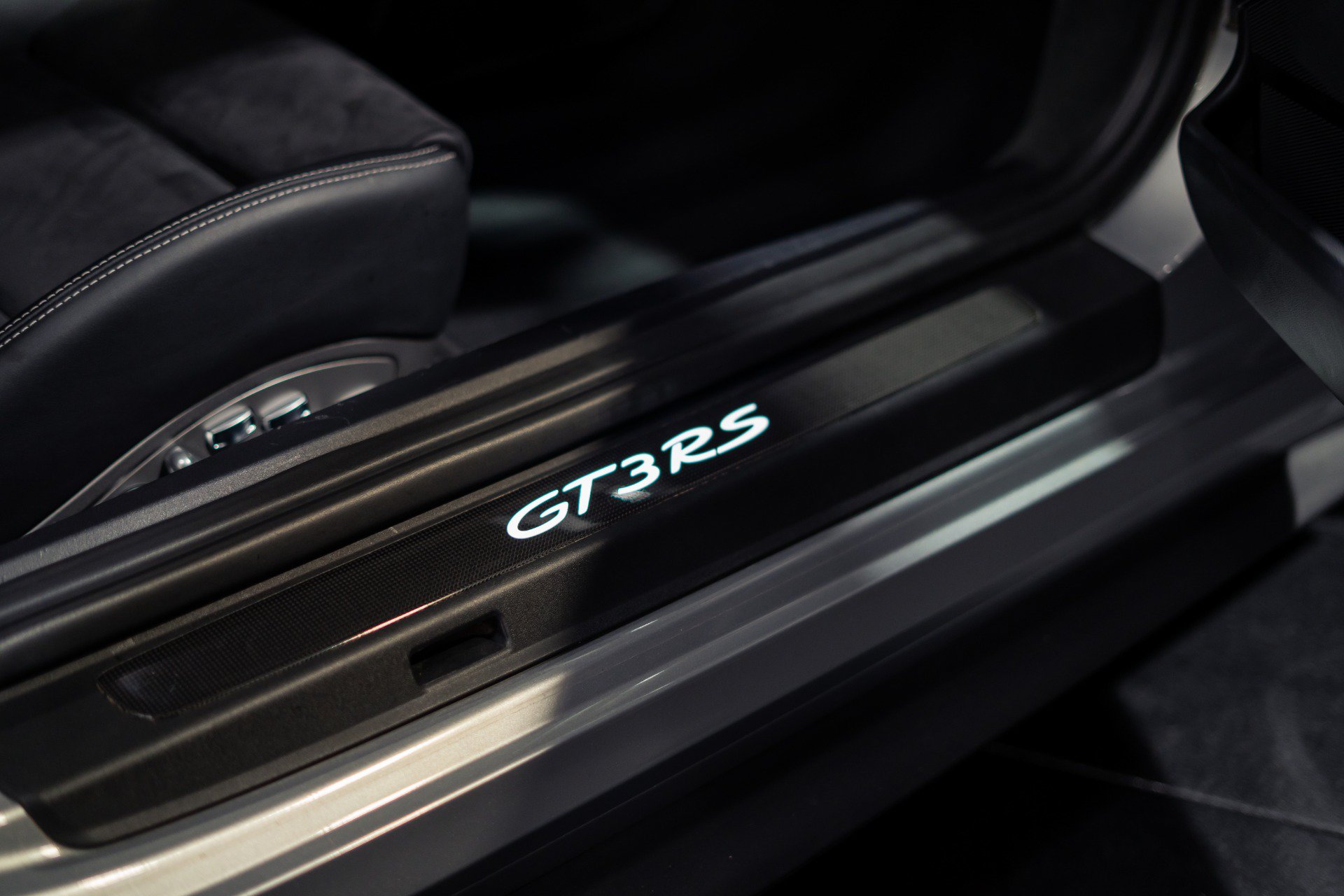 Used 2019 Porsche 911 GT3 RS RWD image 9